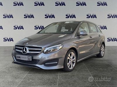 Usata Mercedes B180 110 CV (80 kW) 2016 Grigio Monovolume