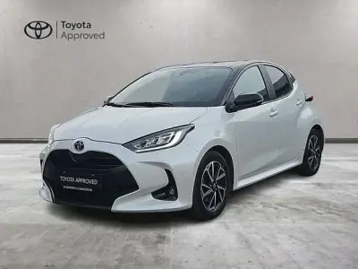 Usata Toyota Yaris Hybrid Style 92 CV (67 kW) 2022 Bianco Berlina