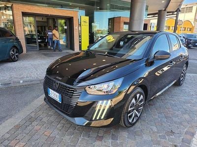 Nero Nuova 2025 Peugeot 208 Utilitaria | 19.950 € (Buon prezzo)