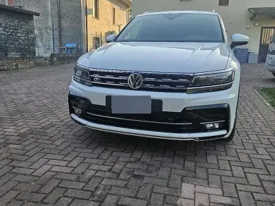 Usata VW Tiguan R-line 150 CV (110 kW) 2020 Bianco SUV