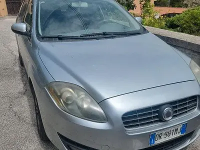 Begagnad Fiat Croma 150 HK (110 kW) 2008 Grå Kombi