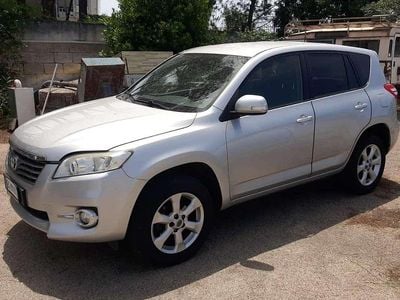 Usata 2011 Toyota RAV4 SUV | 6800 € (Ottimo prezzo)