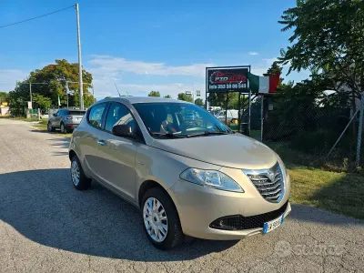 Usata Lancia Ypsilon 80 CV (58 kW) 2014 Giallo Utilitaria
