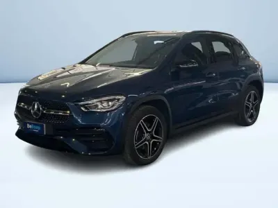 Käytetty Mercedes GLA250 Premium 160 HP (117 kW) 2022 Sininen Katumaasturi