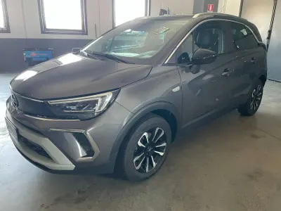 Usata Opel Crossland Elegance 110 CV (80 kW) 2023 Grigio SUV