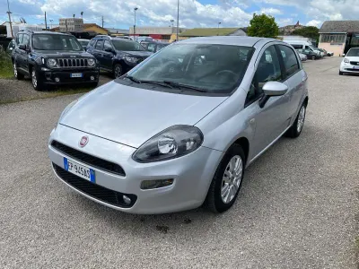 Usata Fiat Punto Lounge 75 CV (55 kW) 2013 Argento Utilitaria