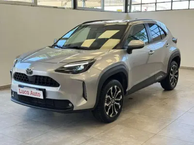 Usata Toyota Yaris Cross 92 CV (67 kW) 2025 Argento SUV