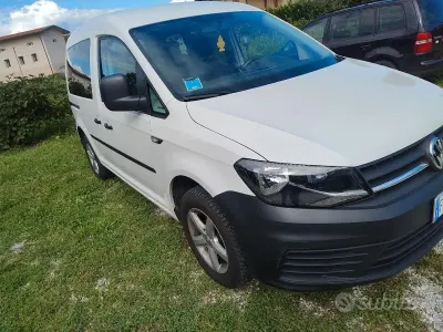 Usata VW Caddy 102 CV (75 kW) 2019 Bianco Monovolume