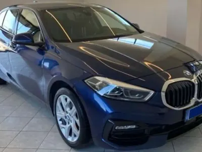 Usata BMW 118 Luxury Line 140 CV (102 kW) 2020 Blu/azzurro Utilitaria