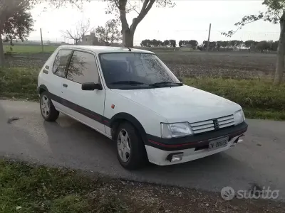 Usata Peugeot 205 78 CV (57 kW) 1991 Bianco Berlina
