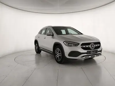 Usata Mercedes GLA200 150 CV (110 kW) 2022 Grigio SUV