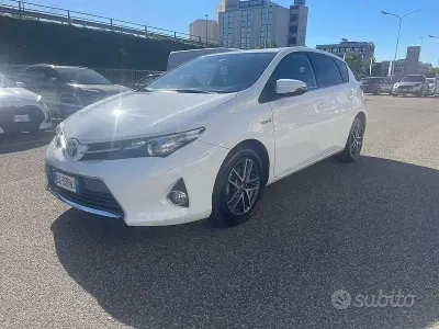 Usata Toyota Auris Hybrid Active 136 CV (100 kW) 2015 Other Berlina
