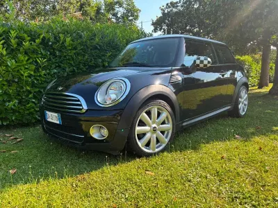 Usata Mini Cooper D Salt 109 CV (80 kW) 2009 Nero Utilitaria