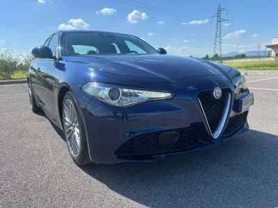 Second-hand Alfa Romeo Giulia 150 CP (110 kW) 2017 Albastru Berlinǎ