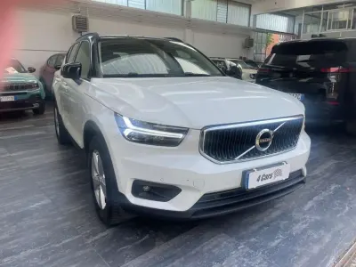 Usata Volvo XC40 Business Edition 150 CV (110 kW) 2019 Bianco SUV
