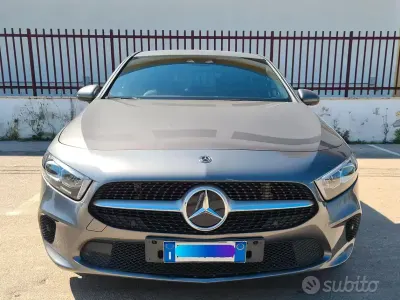 Usata Mercedes A180 136 CV (100 kW) 2019 Grigio Berlina