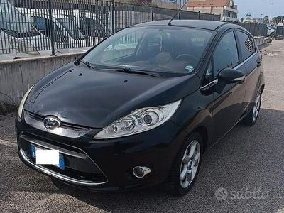 Usata Ford Fiesta 68 CV (50 kW) 2011 Nero Utilitaria