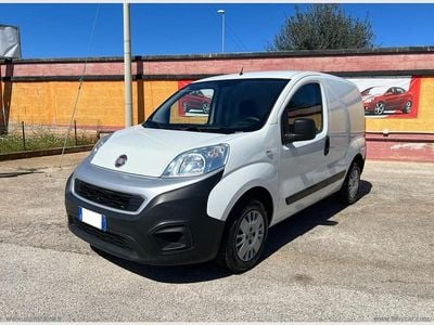 Begagnad Fiat Fiorino 75 HK (55 kW) 2016 Vit Minibuss