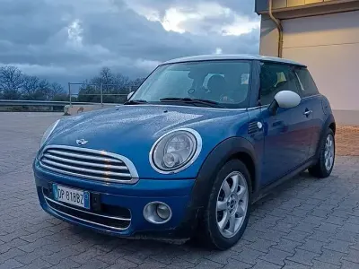 Usata Mini Cooper 109 CV (80 kW) 2008 Bluazzurro Utilitaria