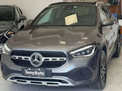 Usata Mercedes GLA200 Premium 150 CV (110 kW) 2021 Grigio scuro SUV