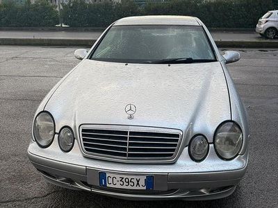 Begagnad Mercedes CLK230 193 HK (141 kW) 2002 Grå Sportkupé