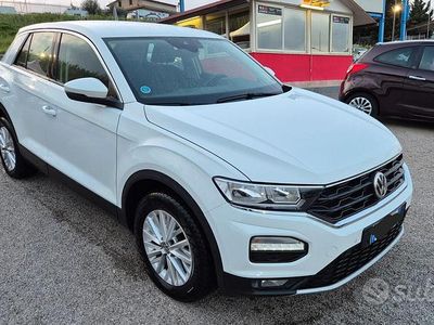 Usata VW T-Roc Style 116 CV (85 kW) 2020 Blu SUV
