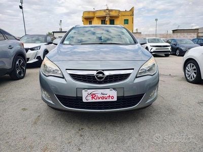 Usata Opel Astra Cosmo 125 CV (91 kW) 2011 Grigio Station wagon
