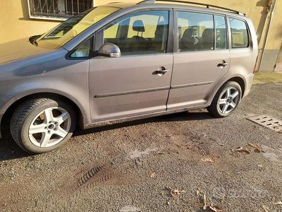 Usata VW Touran 2008 Grigio Monovolume