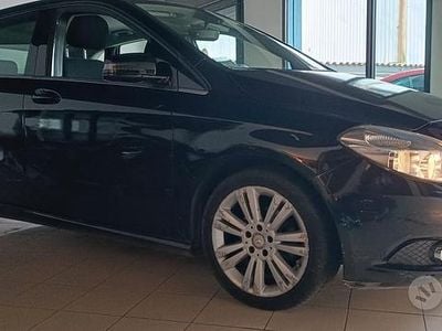 Usata Mercedes B180 122 CV (89 kW) 2013 Nero Monovolume