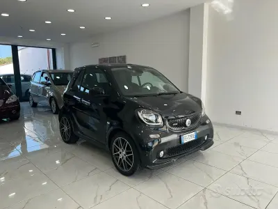 Usata Smart ForTwo Cabrio Brabus 109 CV (80 kW) 2016 Nero Cabrio