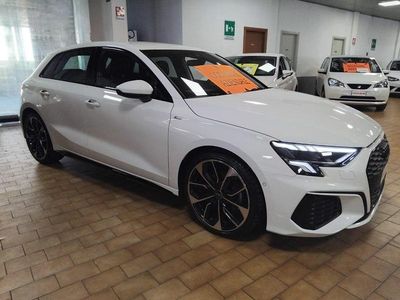 Usata Audi A3 Design 200 CV (147 kW) 2022 Bianco ibis / pastello Berlina
