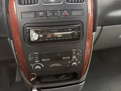 Usata Chrysler Voyager 143 CV (105 kW) 2004 Nero Monovolume