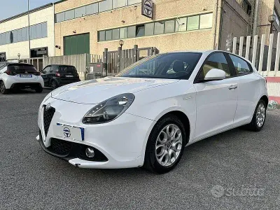 Usata Alfa Romeo Giulietta Super 120 CV (88 kW) 2016 Bianco Utilitaria