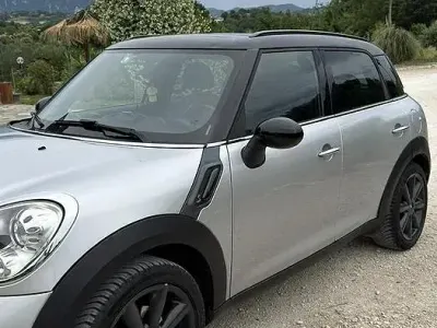 Usata Mini Countryman 143 CV (105 kW) 2012 Grigio SUV