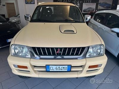 Usata Mitsubishi L200 100 CV (73 kW) 2000 Beige Pick-up