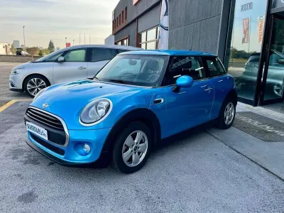 Usata Mini ONE 75 CV (55 kW) 2017 Blu/azzurro Utilitaria