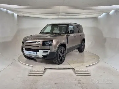 Usata Land Rover Defender SE 200 CV (147 kW) 2023 Marrone SUV