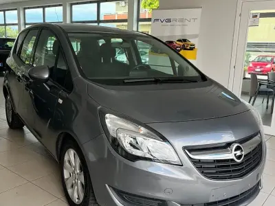 Usata Opel Meriva Cosmo 101 CV (74 kW) 2017 Grigio Monovolume
