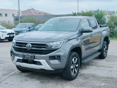 Usata VW Amarok Life 205 CV (150 kW) 2024 Grigio Pick-up