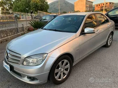 Usata Mercedes C180 120 CV (88 kW) 2011 Grigio Berlina