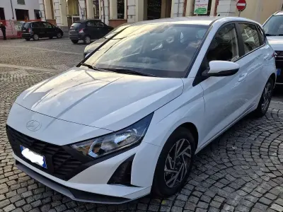 Usata Hyundai i20 79 CV (58 kW) 2025 Bianco Utilitaria