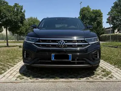 Usata VW T-Roc R-line 150 CV (110 kW) 2023 Nero SUV