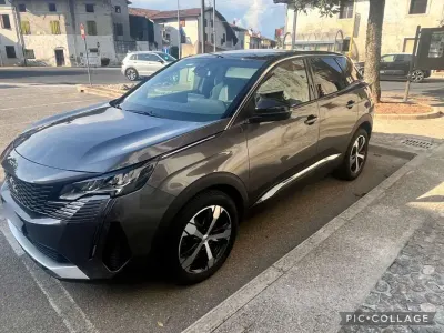 Usata Peugeot 3008 Allure 131 CV (96 kW) 2023 Grigio SUV