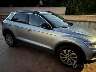 Usata VW T-Roc 116 CV (85 kW) 2025 Grigio SUV