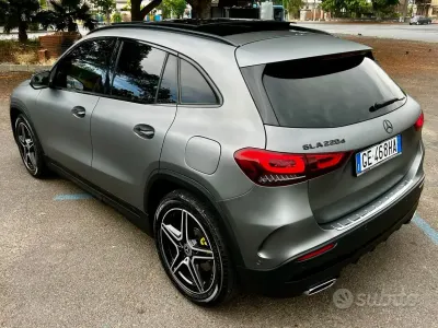 Usata Mercedes GLA220 Premium 190 CV (139 kW) 2022 Grigio SUV