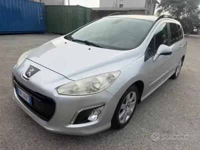 Usata Peugeot 308 Active 111 CV (81 kW) 2012 Grigio Station wagon