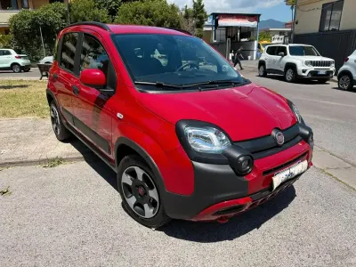 Usata Fiat Panda Cross Cross 70 CV (51 kW) 2023 Rosso Utilitaria