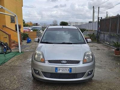 Usata Ford Fiesta Ghia 75 CV (55 kW) 2008 Utilitaria
