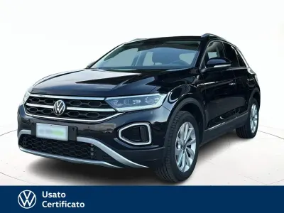 Usata VW T-Roc Style 150 CV (110 kW) 2023 Nero pastello SUV