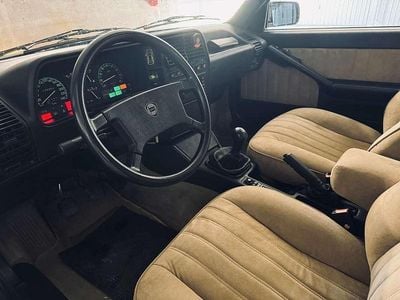 Usata Lancia Thema 166 CV (122 kW) 1986 Grigio Berlina